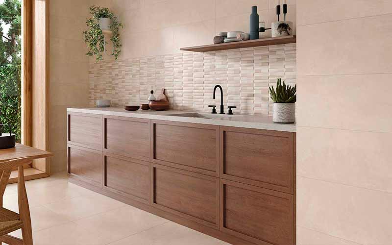 Cocina decorada con suelo porcelánico