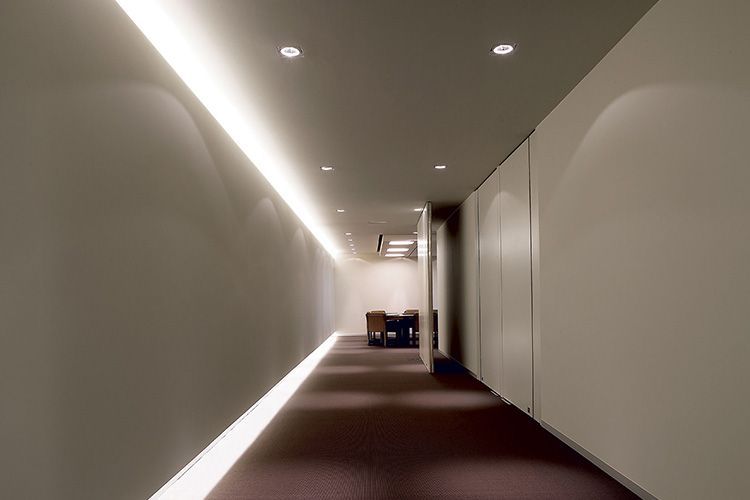 Iluminación de orientación en pasillos