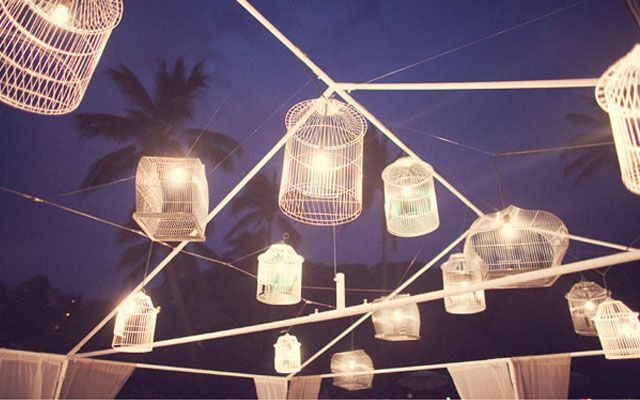Decoración utilizando jaulas como lámparas
